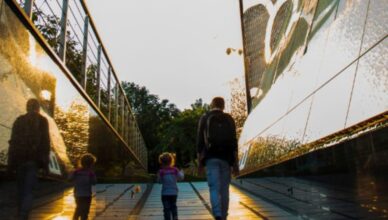 Dubai Frame with kids