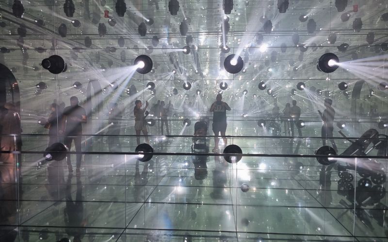 AYA Universe Light Experience