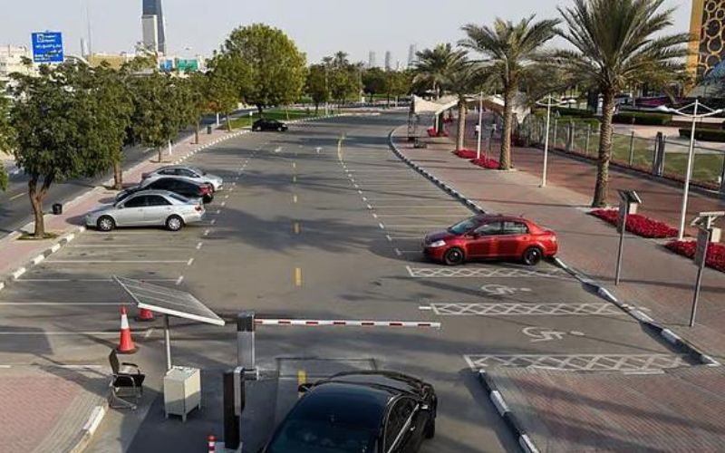 Dubai Frame Parking