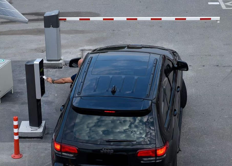 Dubai Frame Valet parking